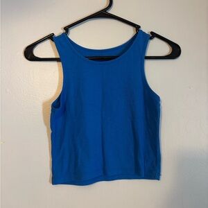 sleeveless tank top
